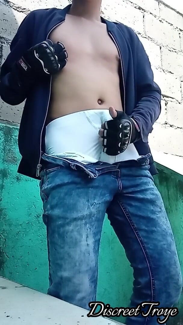 Troye_AsianPinoy: Ngocok kontol cowok berondong pinoy di pemakaman - sarap jakol pinoy...