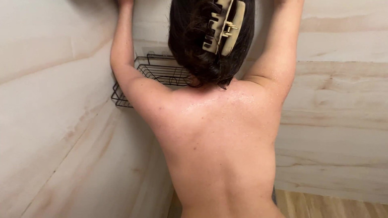 Couple Of Pleasure: 샤워 중 하드코어 섹스