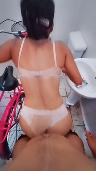 Ich habe meinen Penis in meinem stiefbrud auf dem öffentlichen Platz stecken.