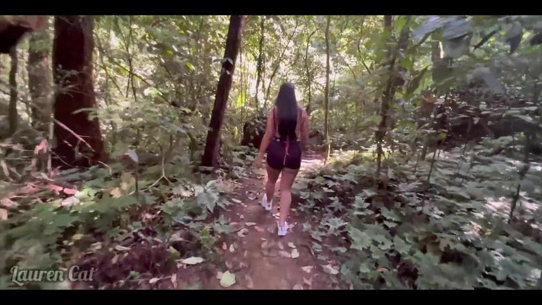 Lauren Cat: Seks na wolności, jebanie na szlaku wodospadu (pełny na Sheer)