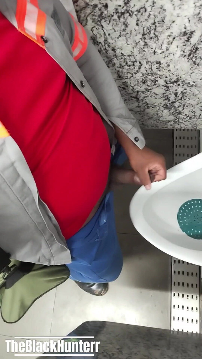 TheBlacKHunterr: Firmanın banyosunda meslektaşımı emdim