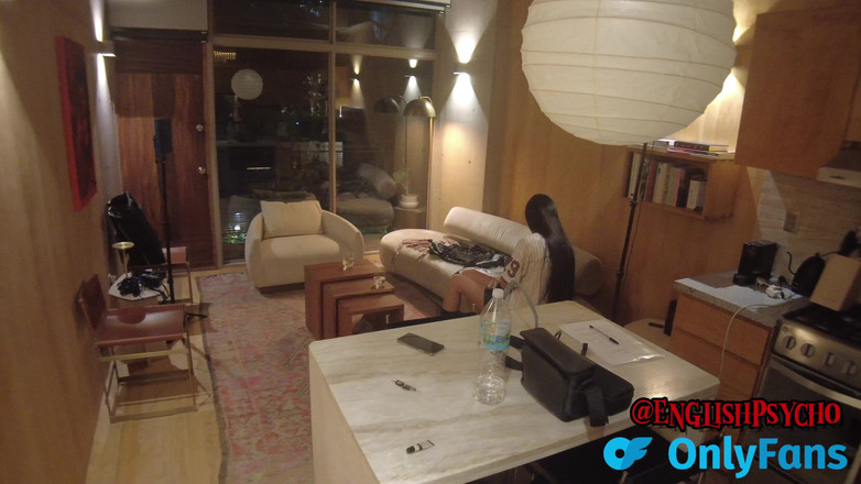 English Psycho: 이 오지는 멕시코 트랜스 섹시녀를 따먹어 - Julieth Torres (1/4부)