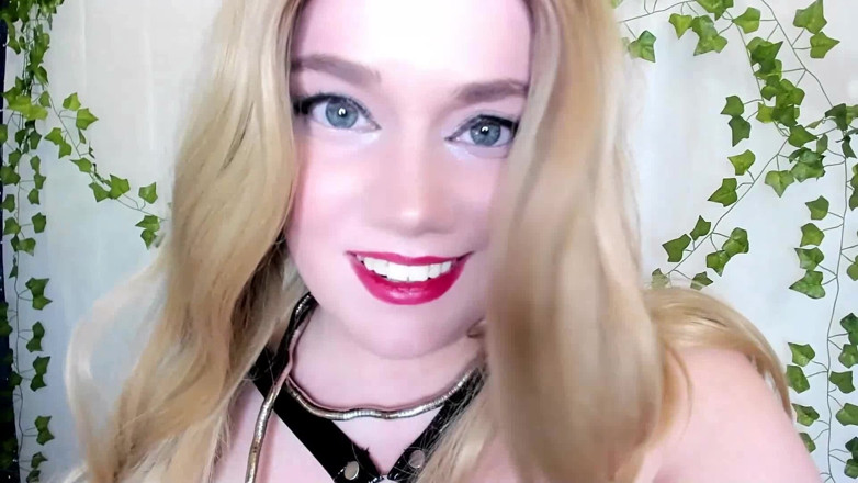 Scarlet Vixen: Shrunken by the Forest Witch (wmv)