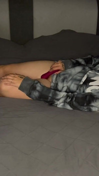 Bonie und Clyde je Vorspiel Satisfyer Fingern Pussy Klitoris Více orgasmů Heisses Paar Reckeln Zittern Zucken Stoehnen