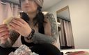 Ruby Rose: Fată gotică Mukbang cu Tacos Video complet pe Fansly