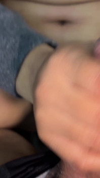 Eu faço sexo com minha jovem meia-irmã com tesão e destruo sua buceta