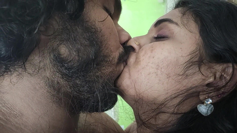 Vaigavarun45: Sotto la gonna e reggiseno una storia bollente con rimozione...