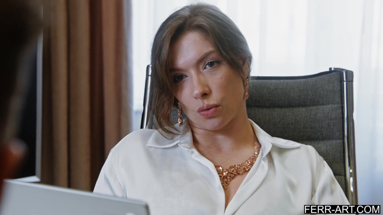 Ferr-Art: La commercialista lesbica scopre che adora succhiare un cazzo per...