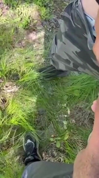 Dwóch prostych facetów z wielkimi postanowiło spróbować szarpać się do siebie po raz pierwszy, podczas gdy nikt nie widział