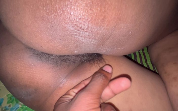 Desi Bhabhi 01: Cuñado follada madhu bhabhi en la habitación