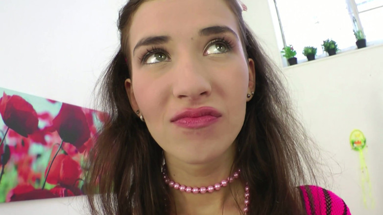 RATATATA!: O zi de sex anal sălbatic pentru Grace și Samantha