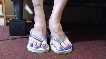 Abby Anna: Flipflops içinde ekstra uzun ayak tırnakları