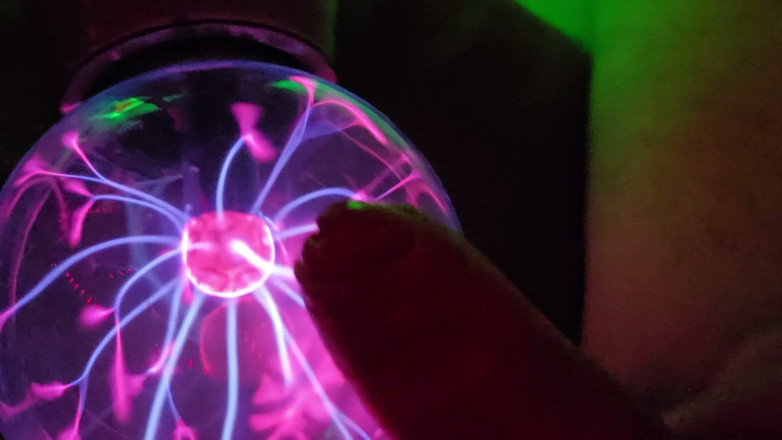 Onwdomu3: Macro and Electric Ball on My Dick