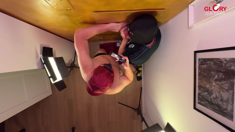 GLORYHOLEGAYS: Les vampires du prépuce Wei aspirent xxl monstre à 40 minutes de...