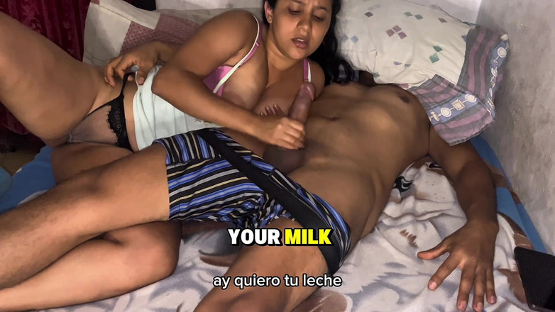 Gilversexy: Geef me nu je melk, alsjeblieft! Maak me af in...