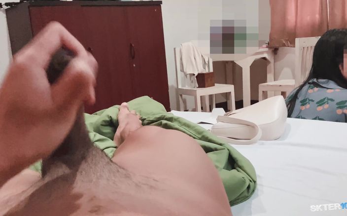 18_honey: Acorde de manhã, masturbação