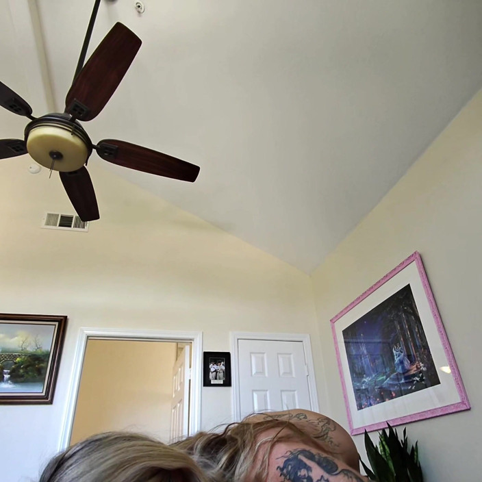 Sensual productions: Perfecta rubia milf ordeña polla gorda con su apretado coño