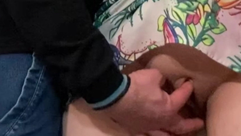 Niki studio: Fantazie v metru! Dívka dostane její kundičku prstěnou od cizince