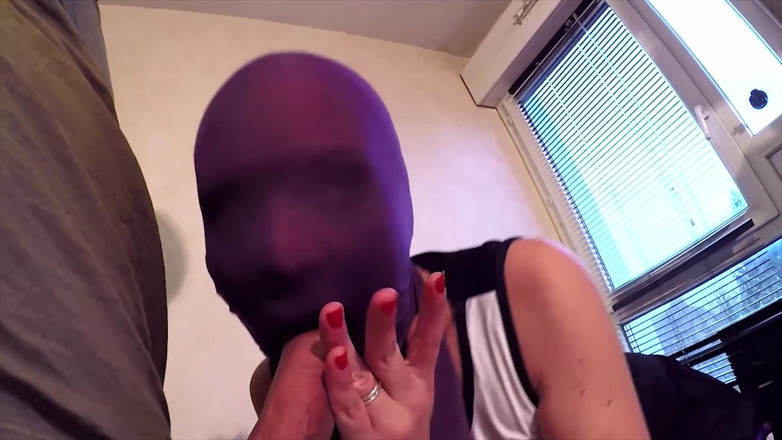 Nylon Xtreme: Majoreta în nailon suge pula și se fute