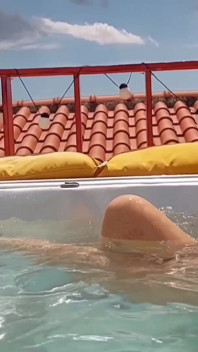 Selena und sexspiele im freien