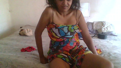 Tina Baby: Fabrik Nangi kommer hem efter arbete