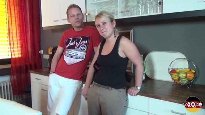 123XXX - 100% Amateurs: Blonďatá německá holka chce to sperma tak strašně