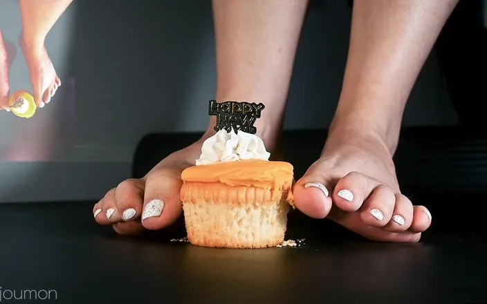Bijoumon: Watch Me Smash Cake with My Candy Toes &amp; Soft Soles.