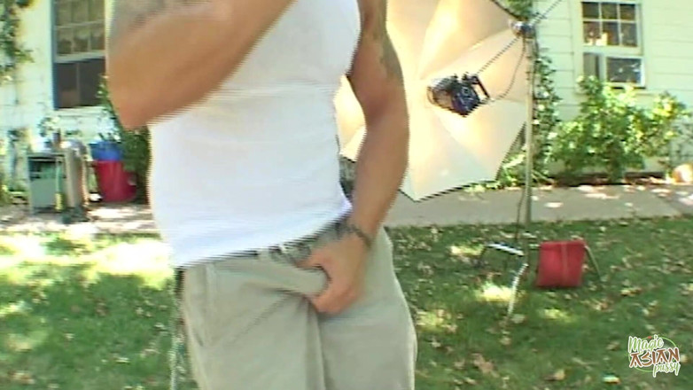 Magic Asian Pussy: Lucy Thai verwandelt sich in einen dampfenden dreier im freien,...