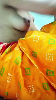 Ragazza indiana gioca ruolo di insegnamento caldo ed erotico