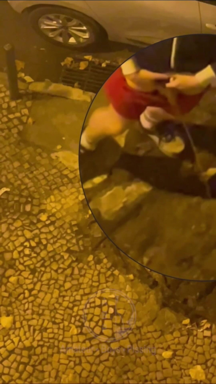 AmateurBoysPissing: 거리에서 오줌 싸는 아마추어 소년