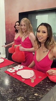 Mereka semua bisa jadi pacarmu, tapi mereka nggak mau makan malam v-day, mereka pengen berbagi kontol