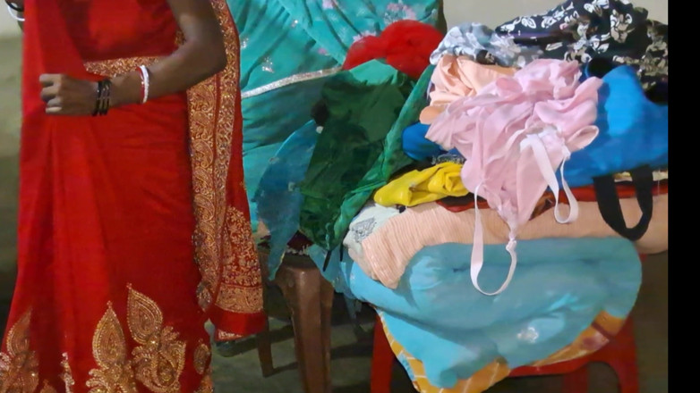 Trilokinath: Bihari Village Bhabhi Dress Change in Home
