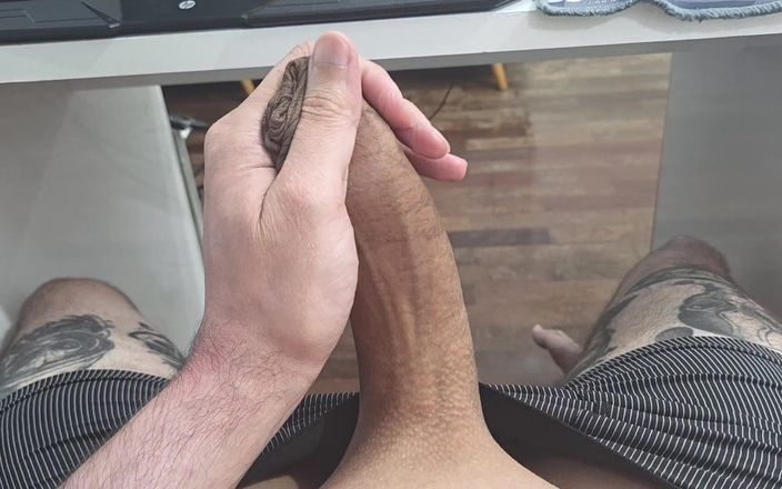 Lkdick8: Eu tenho um pau super enorme