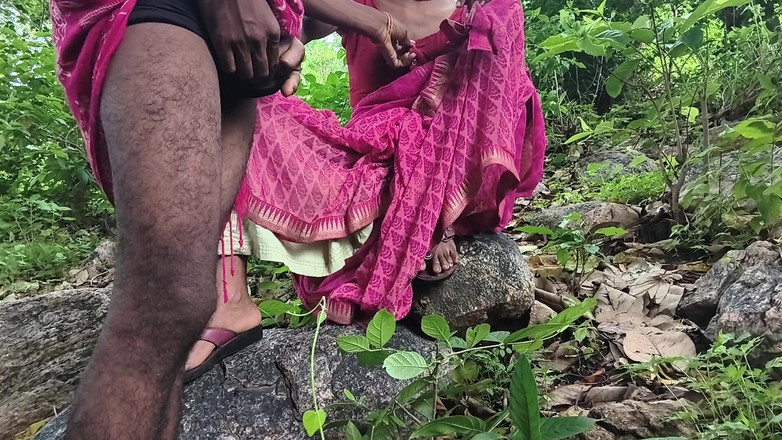 Poonambhabhi village: Šukám svou ženu v džungli