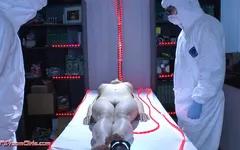 Scifi Dreamgirls # 6: Bot și Asistentul de laborator nebănuiți