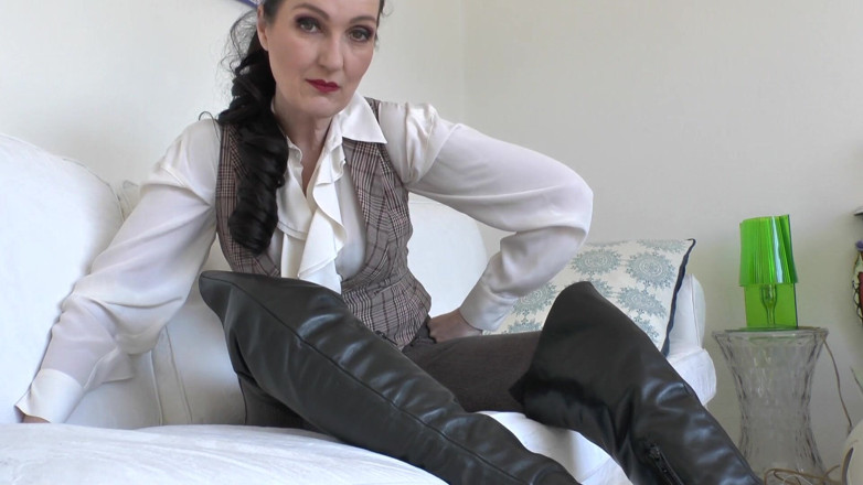 Lady Victoria Valente: Лижи мои подошвы сапог на высоких каблуках подчистить своим языком! Леди Виктория Валенте