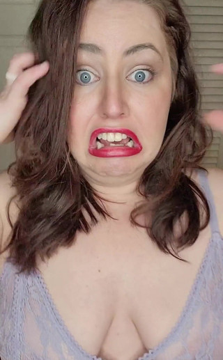 KinkyKatie: Takže jsem se totálně chystala odstranit, krčila jsem se tak...