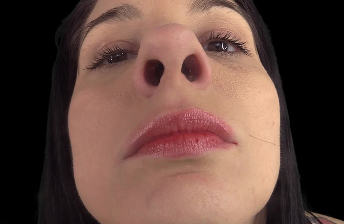 Quinn brooks: Cum to My Nose Pinching-wmv
