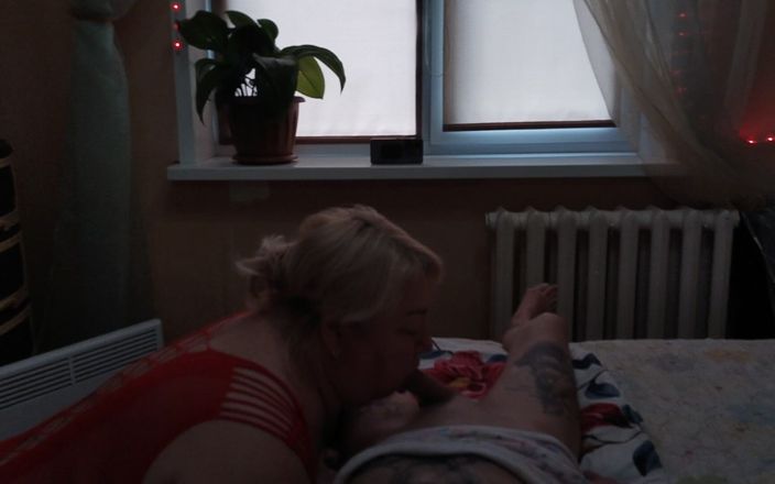 Zona901: Spermahungrige stiefmutter entleert Eier und schluckt dickes sperma