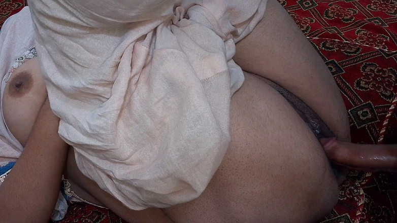 QueenbeautyQB: La zia indiana ha beccato il suo fratellastro - audio hindi