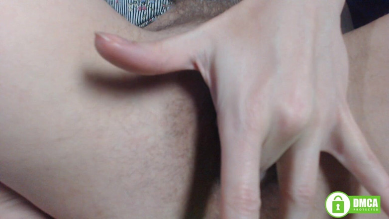 Risky Hairy Couple: Stiefmutter spielt mit behaariger muschi