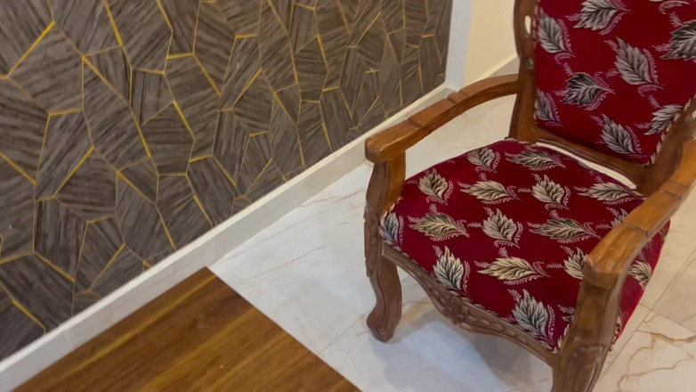 Besharam Jodi: デシ・インディアンのサリーがベシャラムの弟に犯される