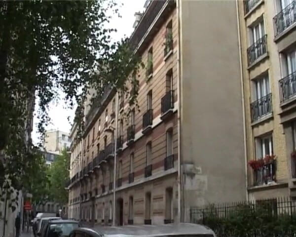 La France a Poil: De la rue au lit, cette superbe blonde se fait...