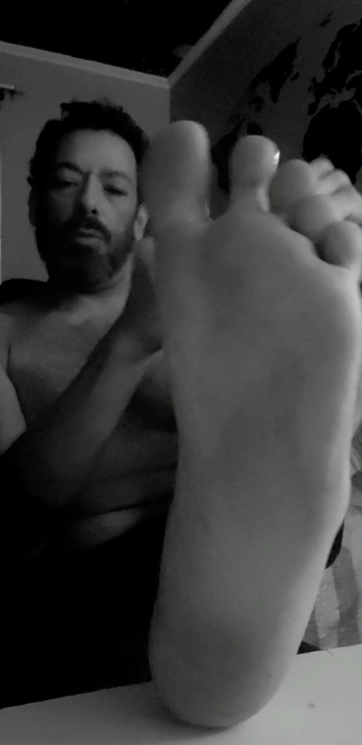 BBIG: Big Feet Smoking