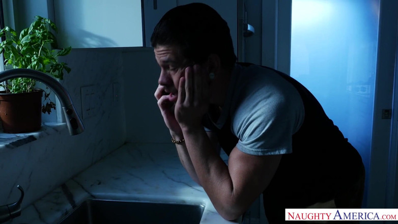 My Friend's Hot Mom: My Friends Hot Stepmom is Lezley Zen