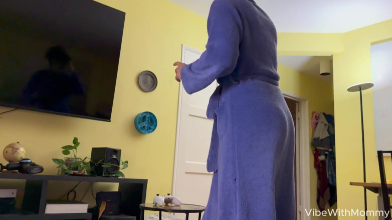 VibeWithMommy: Židovská macecha okamžitě lituje modrého robíka