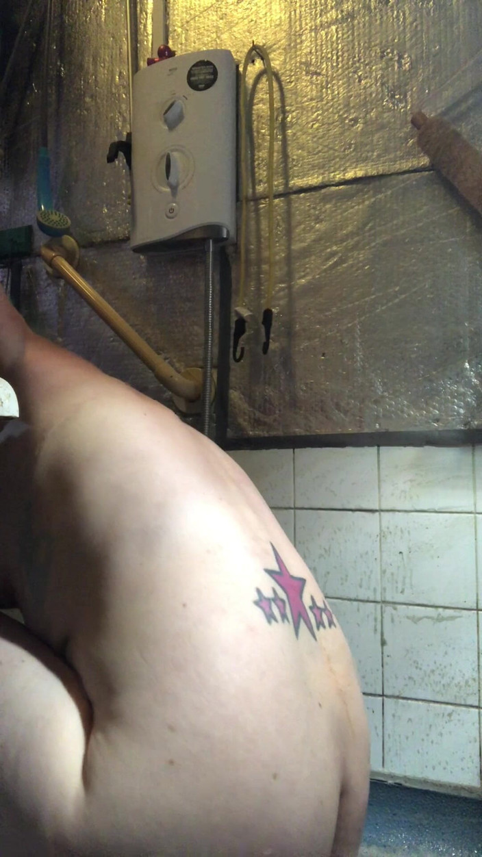 MistressWriggler: Vista epica del mio culo e del mio cespuglio in...