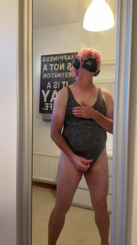 Spiegel, Spiegel an der Wand