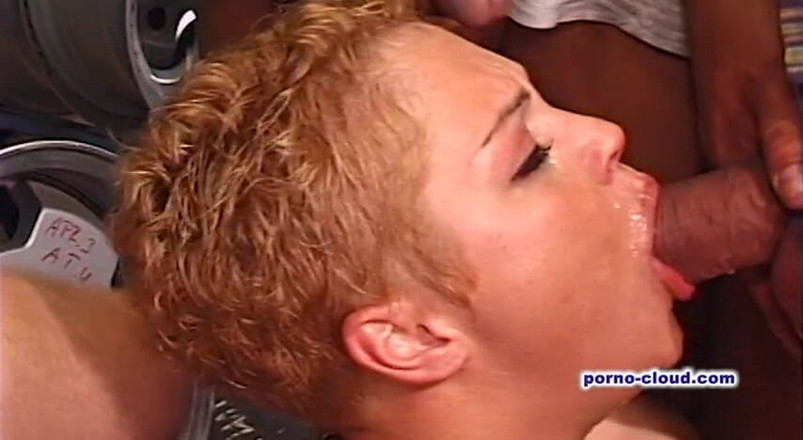Porno Cloud: Gangbang with dildo