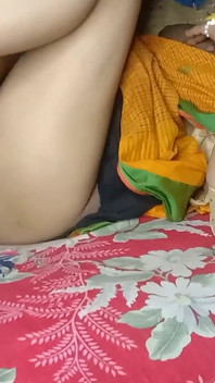 Bangladeschische geile ehefrau mit ehemann exklusiven sex in bengalischer ehefrau ficken Hochzeitstag Hardcore und doggystyle genießen